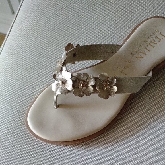 Italian Floral Sandals - Cream with Silver-Gold flowers - Picture 4 of 9